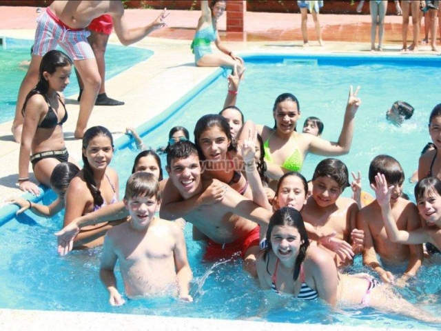 tb_En la piscina del camp.JPG